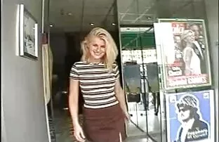 Šetnje po licu i javnosti sunčani leone plavi filmski seks
