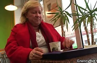 Bakica gladna pijetla je udarana