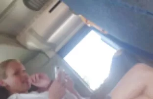Clarion treperi za dvije vruće tinejdžerke u autobusu 2