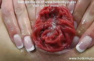 Seksi sluškinja s velikim čepom i prolapsom, jebote