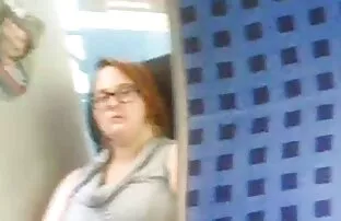 Vidi me kako se samozadovoljavam u vozu
