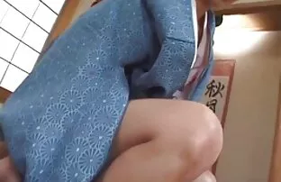 Japanka radi svoju dužnost 3