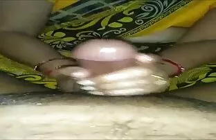 Desi Bhabhi daje masnu ulje pijetlu