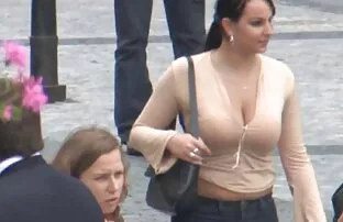 Iskrene i odskačuće sise, svezak 4
