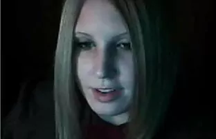 Lijepe tinejdžerke chat i masturbiraju