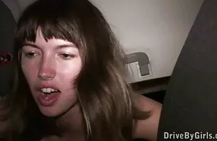 Lijepa tinejdžerka Javni gangbang 5. dio
