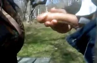 Masturbacija i kurva u javnom parku