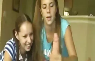 Tinejdžerka # 10 Zajedno je povela najboljeg prijatelja