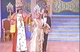 Ups! Seksi video film na engleskom nagazio sam haljinu