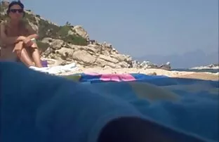 Nudistička grčka plaža