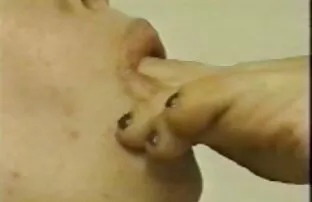 Lezbijke ližu noge bez zvuka