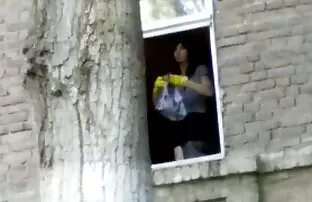 Djevojka na prozoru