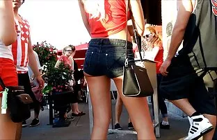 Dugonoga plavuša iskrena