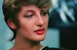 Klasično pušenje i analni seks sa 3 djevojke na jednom tipu