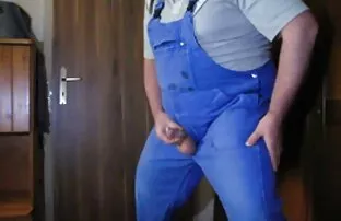 Djed se samozadovoljava u plavom totalu