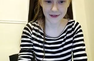 Web kamera plavuša tinejdžerka