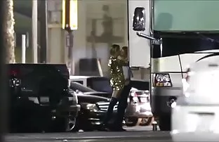 Plavuša prstima lezbijke liže igračke
