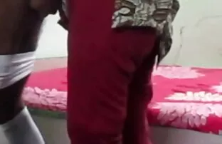Desi žena jebeno muža sa guzicom i drka ga