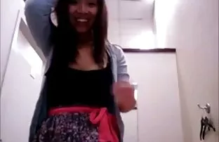 Nestašni Hmong u svlačionici